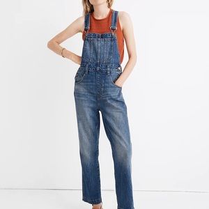 Madewell Straight-Leg Overalls in Elmridge Wash